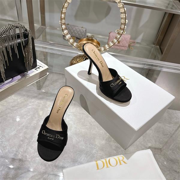 20251128184321578 250